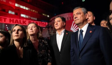 Özgür Özel, 102’nci yıl etkinliğine konuştu: ‘Başımıza ne geliyorsa bu yüzden geliyor’