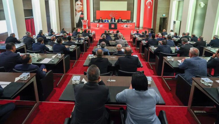 Özgür Özel, il başkanları toplantısına başkanlık etti: 81 il başkanı dava öncesi Ankara’da olacak