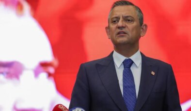 Özgür Özel’i hedef alan Yeni Akit’e CHP’den yanıt: ‘Kendini gazeteci sanan tipler mi bizi tehdit ediyor?’