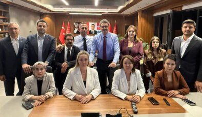 Polis ablukası devam ediyor: Özgür Özel’in çalışma ofisinde son durum