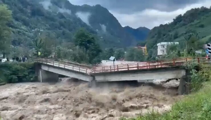 Rize’de sel felaketi… Bakan Göktaş: ‘Rize’ye acil ve temel ihtiyaçlar için 4 milyon TL kaynak aktarıyoruz’
