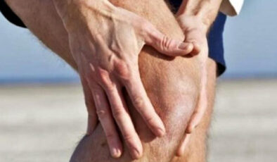 Sağ diziniz ağrıyorsa, hemen durun! Sebebi bu olabilir…