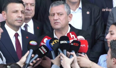 ‘Sağır duymaz uydurur’ demişti… Özgür Özel’den, Erdoğan’a ‘Boeing alımı’ yanıtı: ‘Canlı yayında Trump’a ayarı ver, seni karşılayıp elini sıkacağım!’