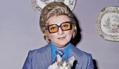 ‘Sanat Güneşi’ Zeki Müren ölümünün 29’uncu yılında mezarı başında anıldı