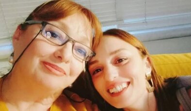 Sanatçı dostları yalnız bırakmadı: Nilperi Şahinkaya, annesine veda etti