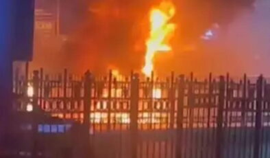 Şişli’de tur otobüsünde çıkan yangın! Alevler park halindeki 2 araca daha sıçradı…