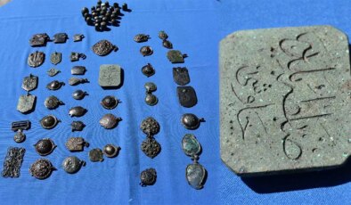 Smyrna’da Osmanlı hazinesi: Kemer tokaları gün yüzüne çıktı!