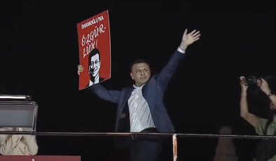 Son Dakika… CHP İstanbul İl Başkanı Özgür Çelik, Kadıköy mitinginde Ekrem İmamoğlu’nun mesajını okuyor