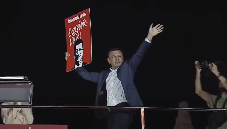 Son Dakika… CHP İstanbul İl Başkanı Özgür Çelik, Kadıköy mitinginde Ekrem İmamoğlu’nun mesajını okuyor