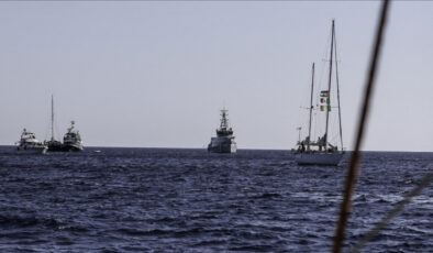 Sumud Filosu’nda bir tekneyi su bastı: Türkiye, yolcuları tahliye etti