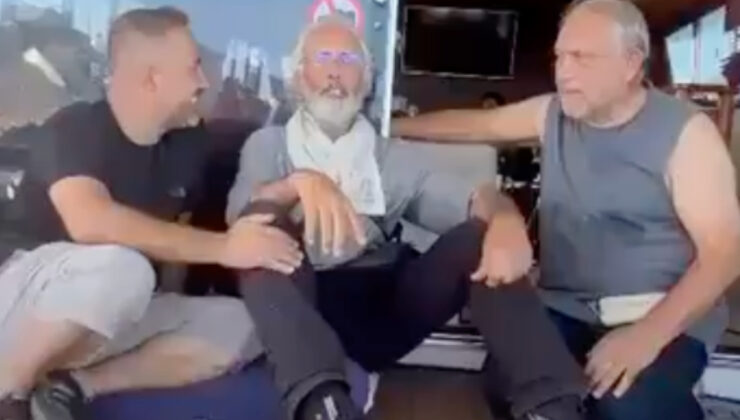 Sumud Filosu’nda yer alan Fransız aktör Frank Romano İhlâs Suresi’ni okudu