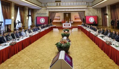 Süreç komisyonu 10. kez toplandı: Akademisyenler ve büyükelçiler dinlenecek