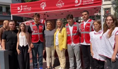 Trabzon’da CHP’den ‘sahte diploma’ protestosu: ‘Bu ülkenin temeline dinamit koymaktan başka bir şey değil’