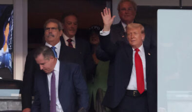 Trump, Yankees beyzbol takımının maçında yuhalandı