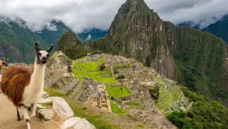 UNESCO mirasında protesto krizi: Yüzlerce turist mahsur kaldı