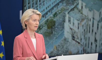 Ursula von der Leyen: Kremlin diplomasiyi bir kez daha alaya alıyor