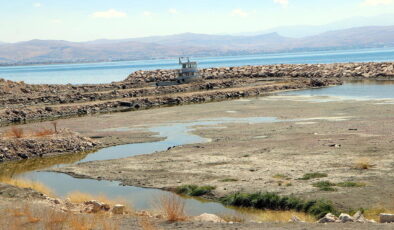 Van Gölü, yüzey kotunun en düşük olduğu 1963 yılının seviyesine yaklaştı