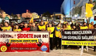Van’da Eğitim Sen bıçaklı saldırıya uğrayan öğretmenler için yürüdü