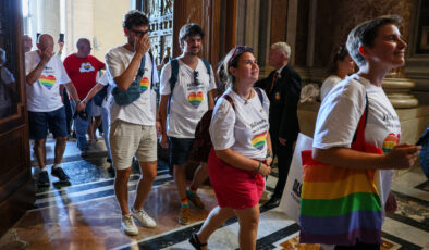 Vatikan’da ilk resmi LGBTQ+ hac ziyareti: Binden fazla eşcinsel katıldı