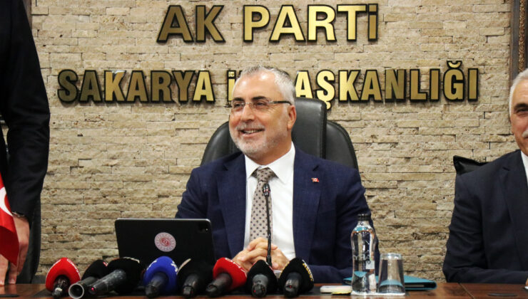 Vedat Işıkhan: Ekonomimiz yirmi çeyrektir kesintisiz bir şekilde büyümeye devam ediyor