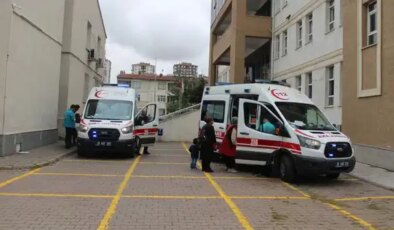 Yangın ziline basınca okulda izdiham çıktı: 15 öğrenci yaralı