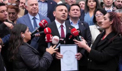 Yeniden CHP İstanbul İl Başkanı seçilmişti: Özgür Çelik mazbatasını aldı!