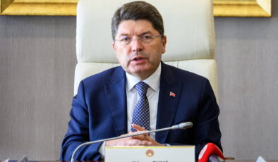 Yılmaz Tunç’tan, 12 Eylül’de ‘anayasa’ çıkışı: ‘CHP kurultay davası’ sorusuna da yanıt verdi!