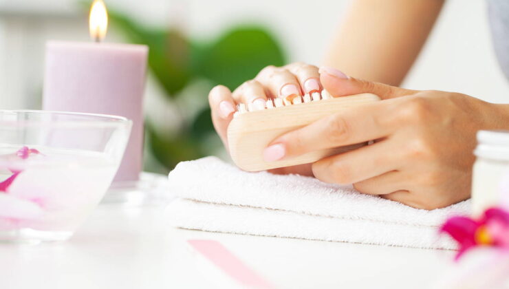 Yumuşacık eller ve sağlam tırnaklar için doğanın gücünden yararlanın: El ve tırnak bakımında kullanabileceğiniz mucizevi 6 ürün