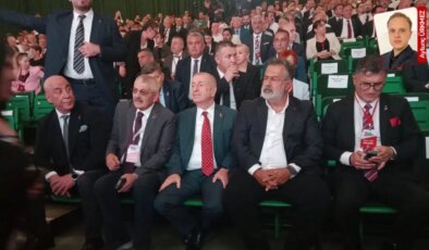 Zafer Partisi’nin tüzük kongresinde Özdağ açıklamalarda bulundu: ‘CHP bölünme tehlikesiyle karşı karşıya’