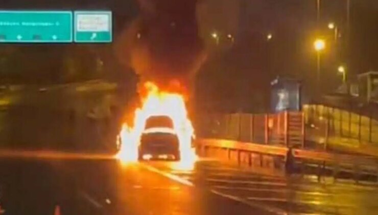 15 Temmuz Şehitler Köprüsü’nde korku dolu anlar: Araç alev alev yandı!