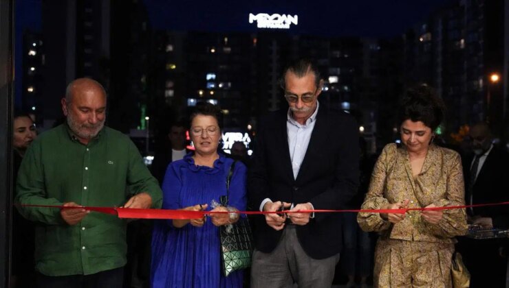 2. Uluslararası Kent Tiyatro Festivali dolu dolu devam ediyor: Yeni salon Ali Cem Köroğlu’nun adıyla açıldı