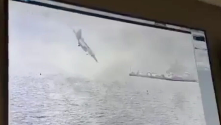 ABD savaş uçağının Güney Çin Denizi’ne çakılma anları