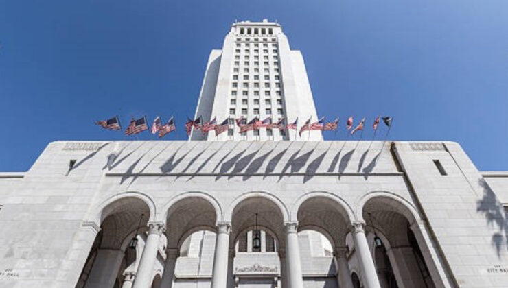 ABD’de araçla belediye binasına çarpan sürücü gözaltına alındı