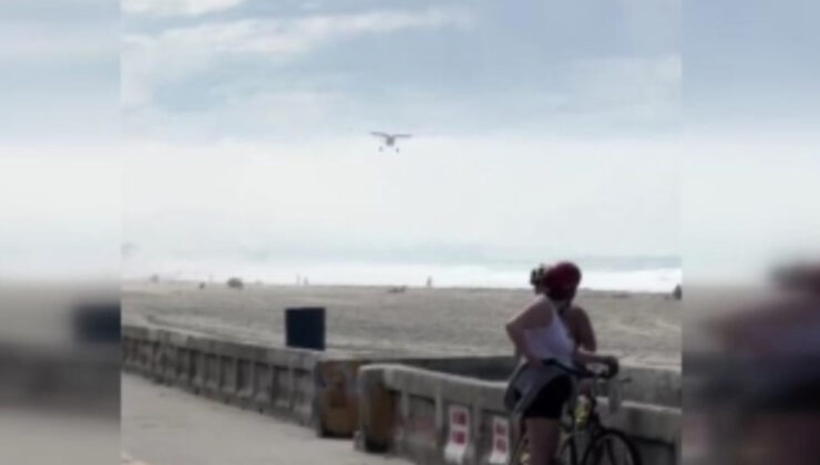 ABD’de motoru duran pervaneli uçak, sahile acil iniş yaptı