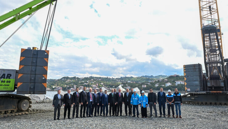 Abdulkadir Uraloğlu: Rize İyidere Lojistik Limanı’nda çalışmalar tüm hızıyla sürüyor