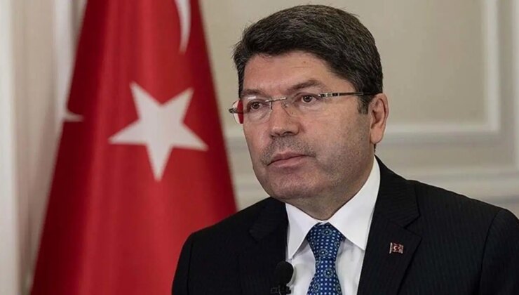 Adalet Bakanı Yılmaz Tunç’u protesto eden öğrencilere gözaltı!