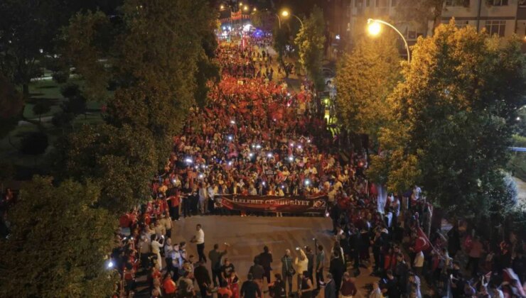 Adana’daki kutlamalarda ‘Zeydan Karalar’a özgürlük’ sloganları atıldı