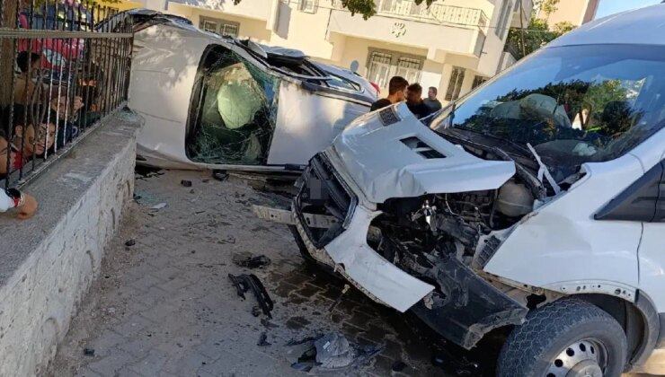 Adıyaman’da feci kaza… Okul servisi ile otomobil çarpıştı: Yaralılar var!