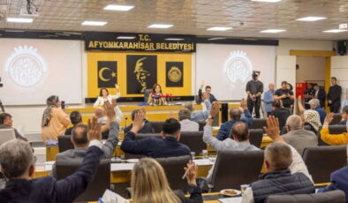 Afyonkarahisar’da CHP’li meclis üyesine ‘para dolu çanta’ soruşturması!