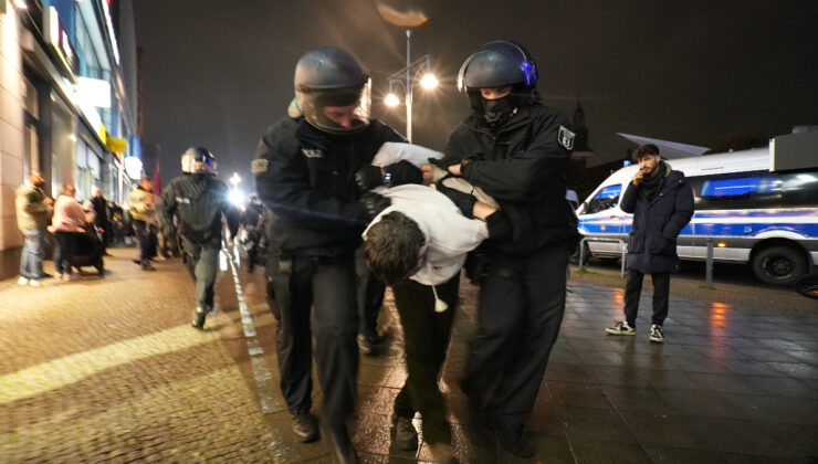 Alman polisinden Gazze eylemcilerine bir kez daha sert müdahale