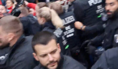 Almanya’da Sol Parti milletvekili, Filistin’e destek gösterisinde gözaltına alındı