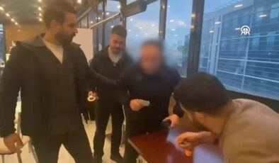 Anadolu Adliyesi’nde suçüstü: Avukat paraları alırken polis içeri girdi!