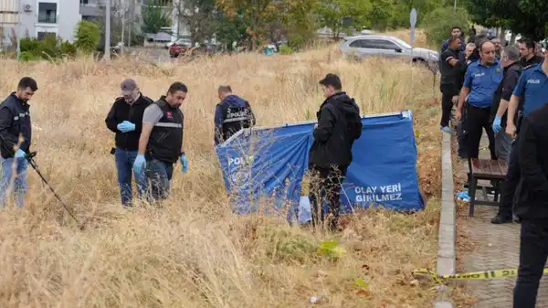 Aracından inip oturduğu bankta intihar etti!