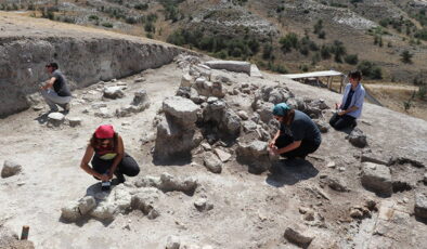 Arkeolojik kazılarda 4500 yıllık yanmış ev kalıntısı bulundu