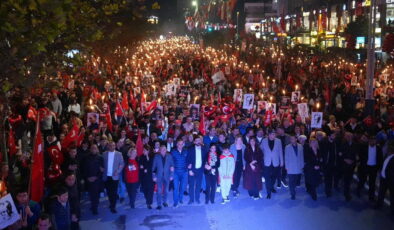 Ataşehir’de binlerce kişi 29 Ekim coşkusuna ortak oldu