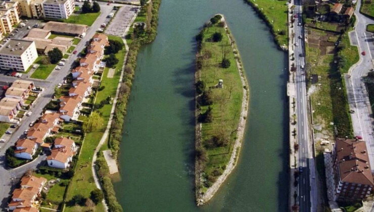 Avrupa’nın en ilginç sınırı: Bu ada altı ayda bir ülke değiştiriyor