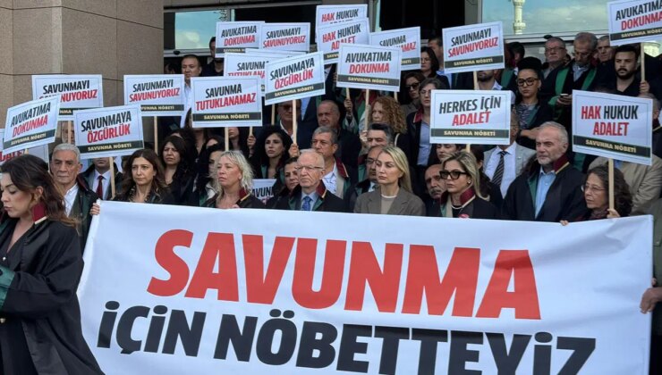 Avukatlar ‘Savunma Nöbeti’nde: Çağlayan Adliyesi’nde alkışlı protesto