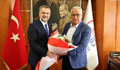 Bayrampaşa’da irade gaspı… AKP’li İbrahim Akın ‘göreve’ başladı, ‘Tüm Bayrampaşa kazandı’ dedi