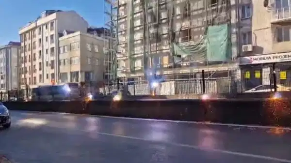 Bayrampaşa’da korkutan patlamalar: O anlar kaydedildi!