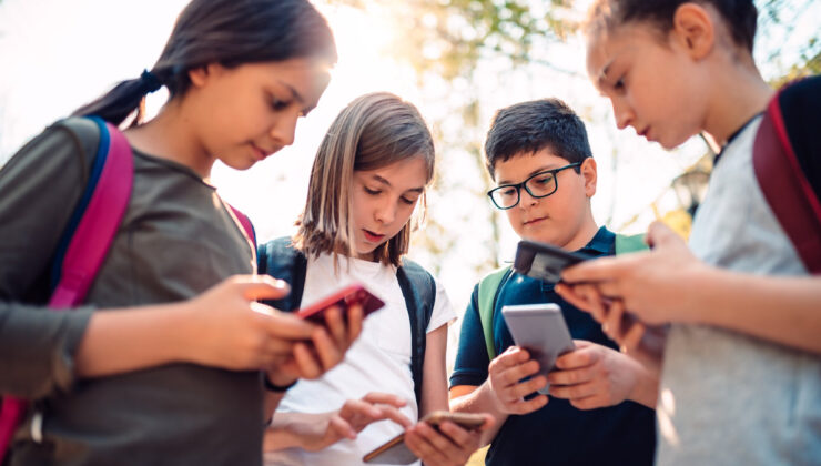 Bir ülke daha 15 yaş altındaki çocuklara sosyal medyayı yasaklıyor